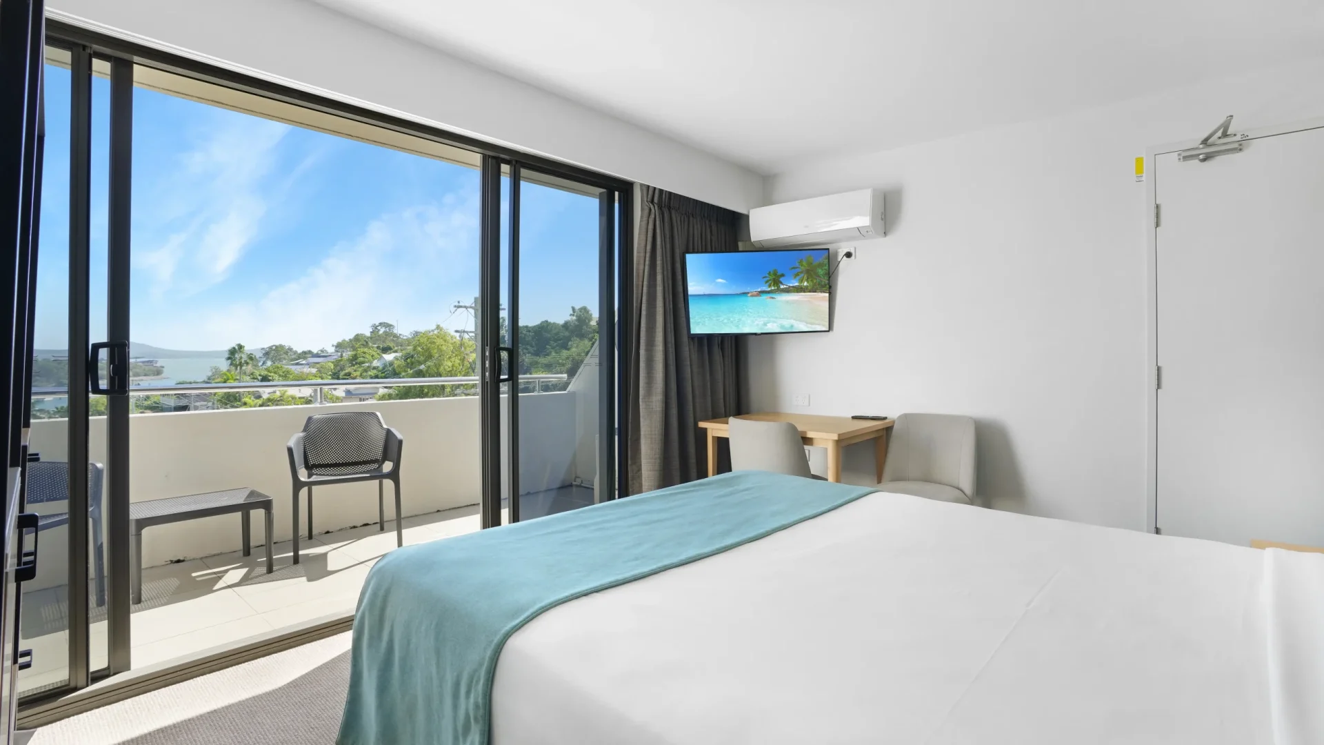 Gladstone-Reef-Hotel-Accommodation